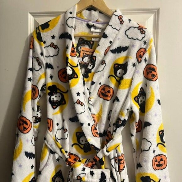 Sanrio Sleepwear Hello Kitty Robe - Picture 1 of 3